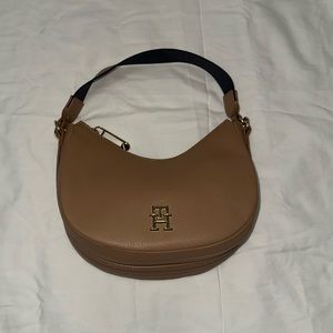 Women Tommy Hilfiger purse